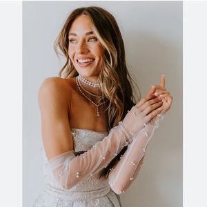 Palm beach fingerless pearl gloves